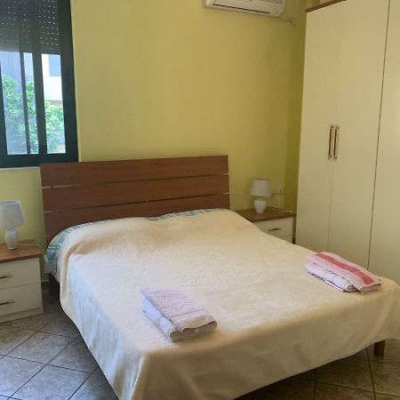 Friends House Bed & Breakfast Tiranë Luaran gambar