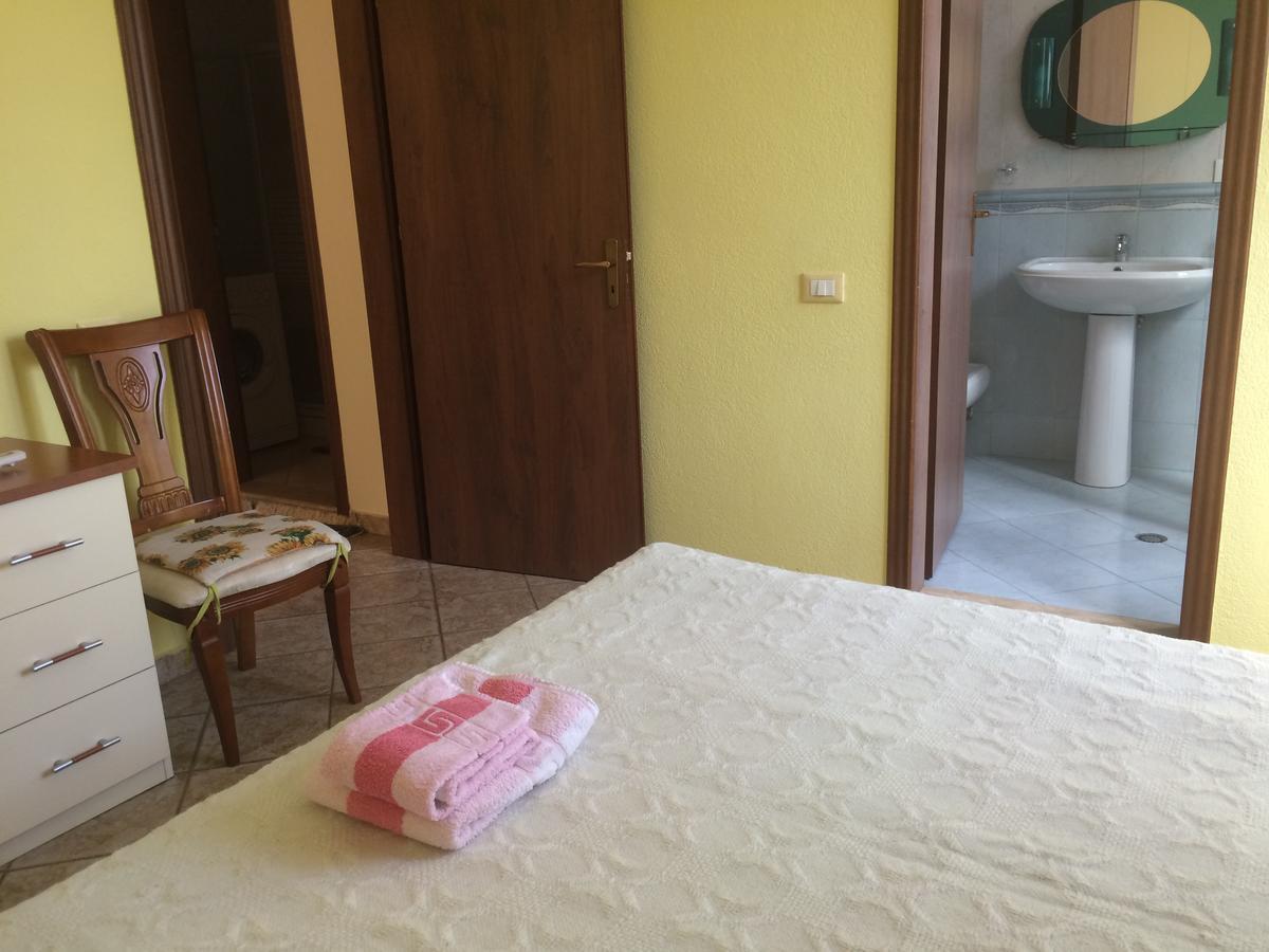 Friends House Bed & Breakfast Tiranë Luaran gambar