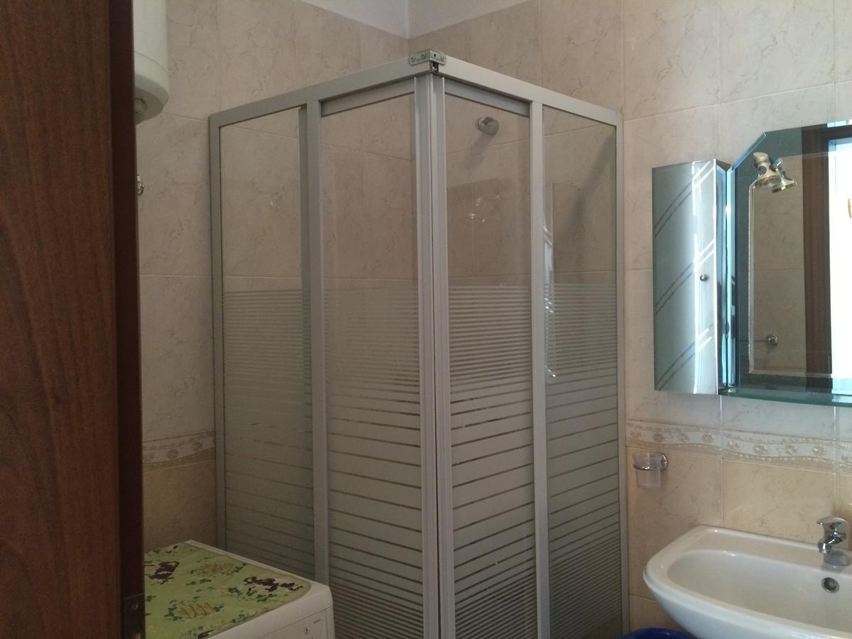 Friends House Bed & Breakfast Tiranë Luaran gambar