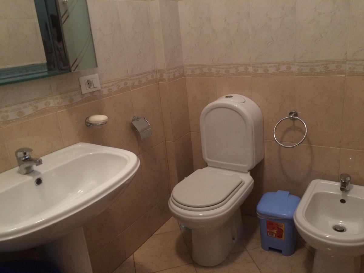 Friends House Bed & Breakfast Tiranë Luaran gambar